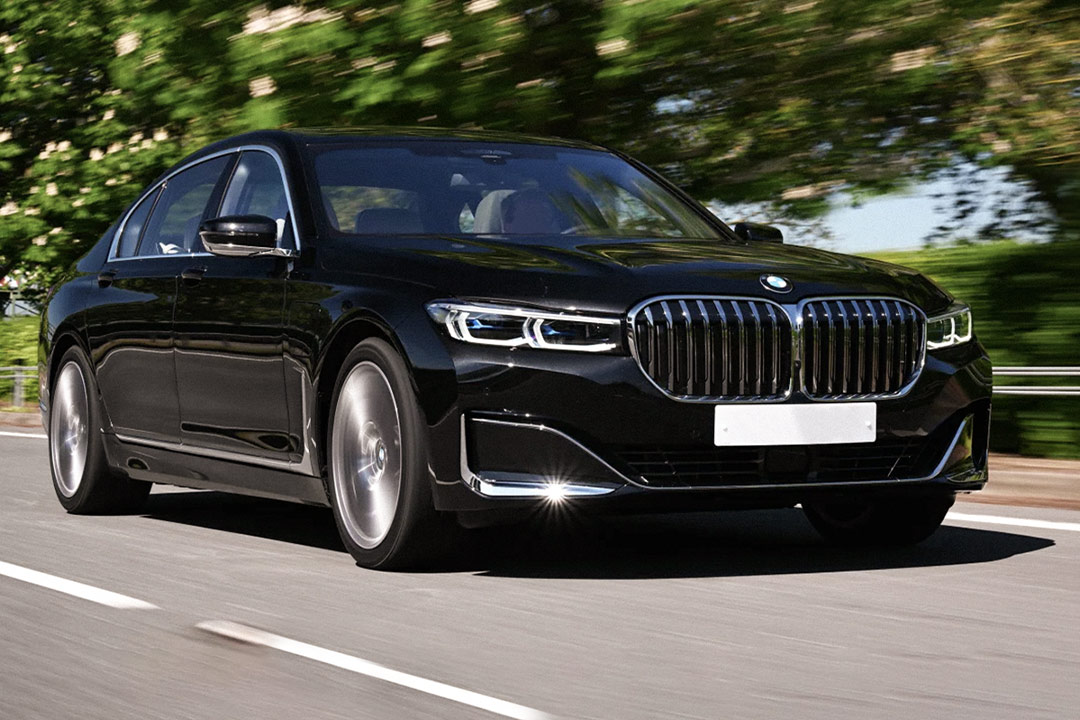 BMW 740D xDrive M Sport in motion